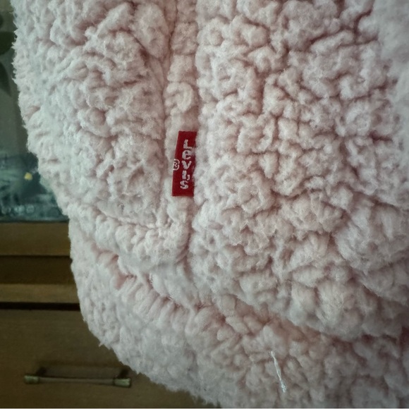 Women’s Levi’s Pastel Pink Sherpa Zip Coat - Picture 4 of 7